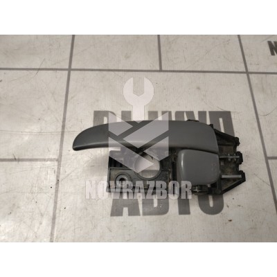 Ручка двери задней внутренняя левая Hyundai Elantra 3 00-05 Ручка двери задней внутренняя левая Hyundai Elantra 3 00-05