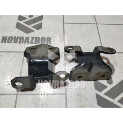 Петля двери Hyundai Elantra 3  00-05