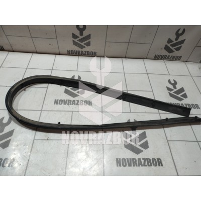 Уплотнитель капота Hyundai Elantra 3  00-05