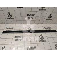 Молдинг передней левой двери Hyundai Elantra 3  00-05