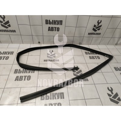 Уплотнитель стекла двери Hyundai Elantra 3  00-05