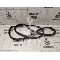 Уплотнитель двери Hyundai Elantra 3  00-05
