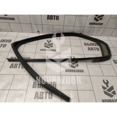 Уплотнитель стекла двери Renault Logan 2 14-18