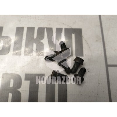 Болт Skoda Yeti 2009-2018