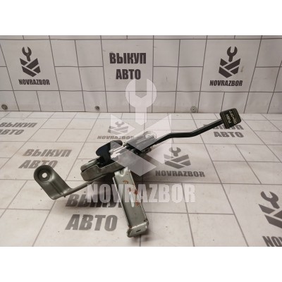 Рычаг стояночного тормоза Kia Sorento 3 (UM) Prime 2015-2020 Рычаг стояночного тормоза Kia Sorento 3 (UM) Prime 2015-2020