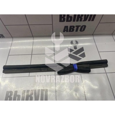 Уплотнитель капота Renault Fluence 10-17