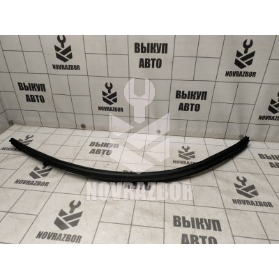 Уплотнитель капота Renault Fluence 10-17