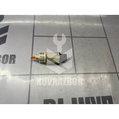 Датчик включения стопсигнала Renault Fluence 10-17