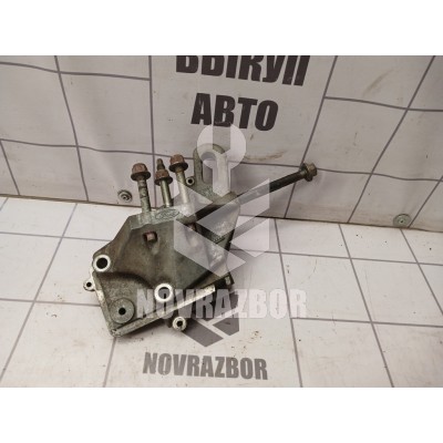 Кронштейн двигателя правый Ford Fiesta 2001-2007