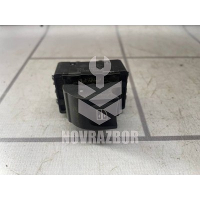 Кнопка стеклоподъемника Renault Fluence 10-17