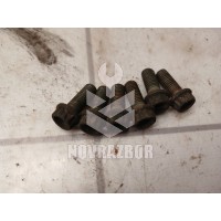 Болт маховика VW Passat  B3  1988-1993