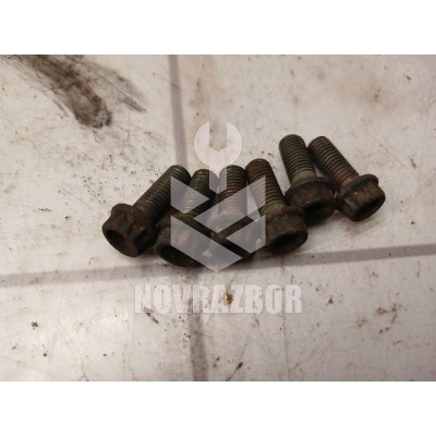 Болт маховика VW Passat  B3  1988-1993