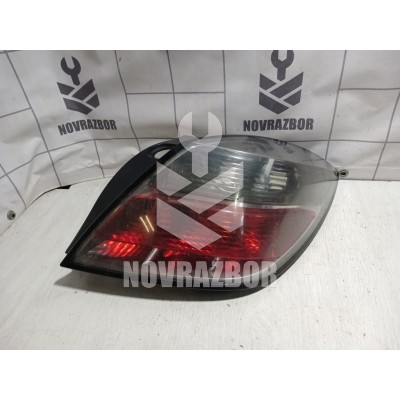Фонарь задний правый Opel Astra H / Family 2004 >
