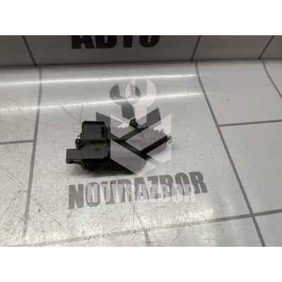 Активатор замка крышки бензобака Opel Astra H / Family 2004 >