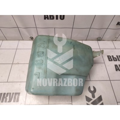 Бачок омывателя лобового стекла VW Passat  B3  1988-1993