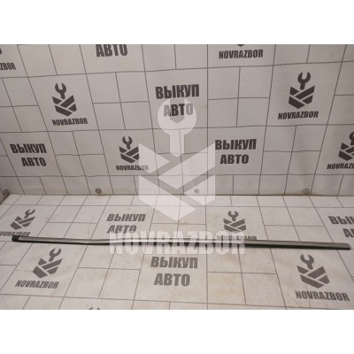 Накладка стекла переднего правого Opel Astra H / Family 2004 >