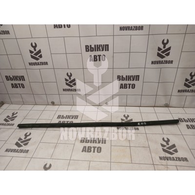 Уплотнитель стекла двери Opel Astra H / Family 2004 >