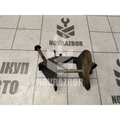 Кронштейн опоры двигателя VW Passat  B3  1988-1993