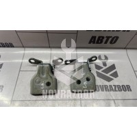 Петля двери Ford Fiesta 2001-2007