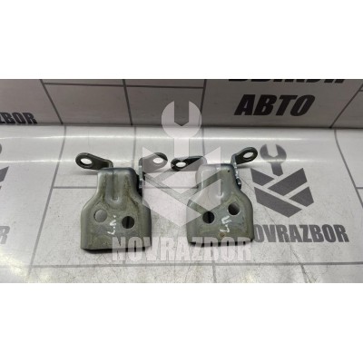 Петля двери Ford Fiesta 2001-2007