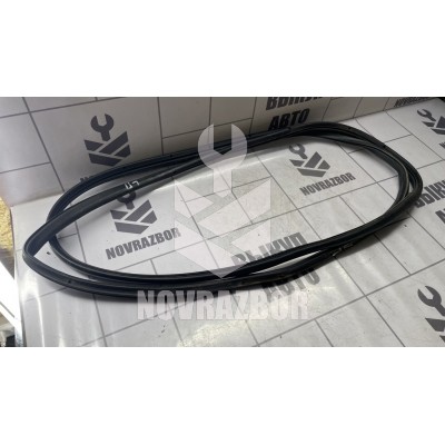 Уплотнитель двери Ford Fiesta 2001-2007