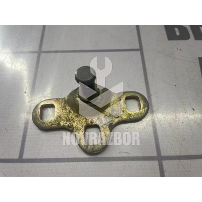 Ответная часть замка багажника Ford Fiesta 2001-2007 Ответная часть замка багажника Ford Fiesta 2001-2007