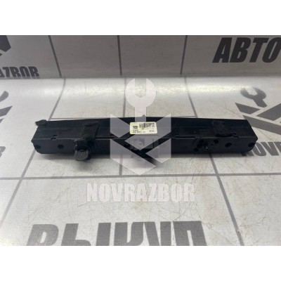 Кнопка аварийной сигнализации Opel Astra H / Family 2004 > Кнопка аварийной сигнализации Opel Astra H / Family 2004 >