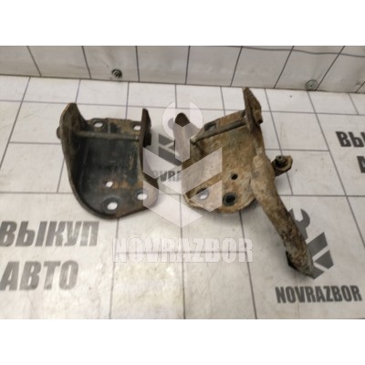 Кронштейн задней балки VW Passat  B3  1988-1993