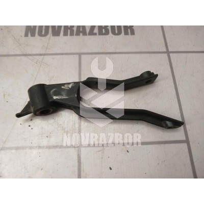 Кронштейн радиатора Opel Astra H / Family 2004 >