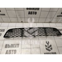 Решетка в бампер центральная Mazda 323 BJ Protege Familia 1998-2002