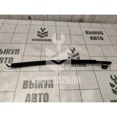 Направляющая (кузов наружные) VW Golf 2 Jetta 2 83-92