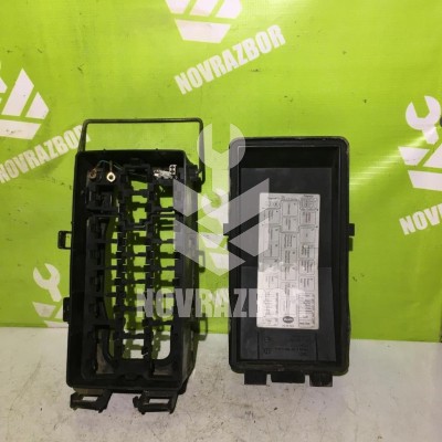 Корпус блока предохранителей Audi 100 C4 91-94
