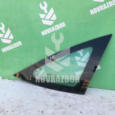 Стекло кузовное глухое правое Ford Focus 1 1998-2004