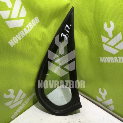 Стекло кузовное глухое правое Toyota Corolla E10 1992-1997