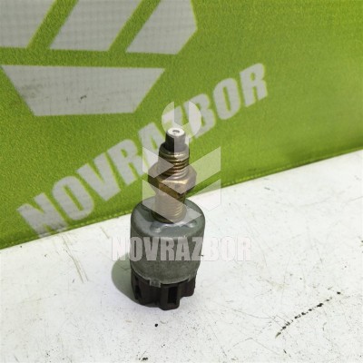 Датчик включения стопсигнала Toyota Corolla E10 1992-1997
