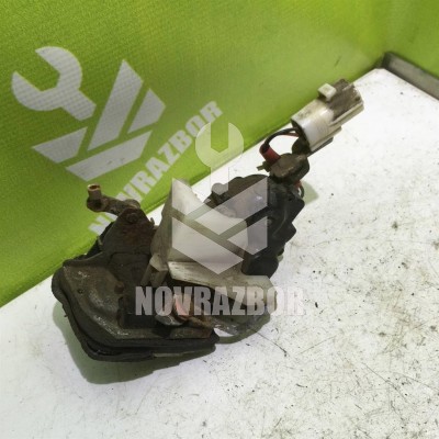 Замок двери задней правой Toyota Corolla E10 1992-1997