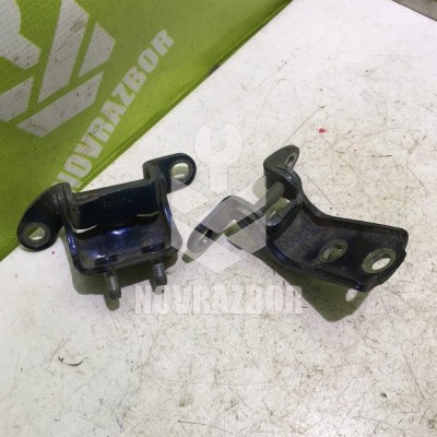 Петля двери Toyota Corolla E12 2001-2006